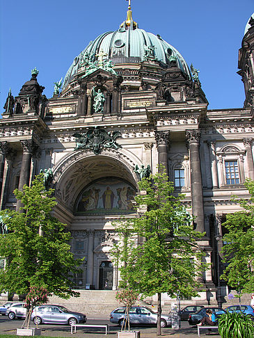 Eingang zum Berliner Dom