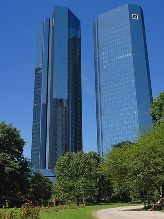 Deutsche Bank mit Weg