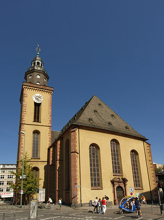 Fotos Katharinenkirche mit Straße