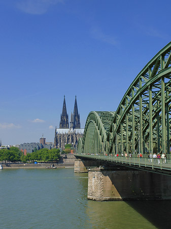 Foto Hohenzollernbrücke am Kölner Dom