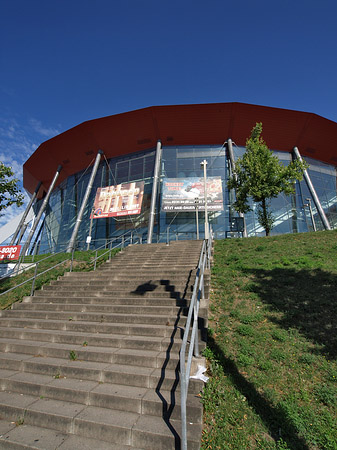 Fotos Kölnarena auf der Treppe | Köln