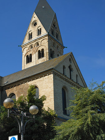 Foto Westturm der St Aposteln - Köln