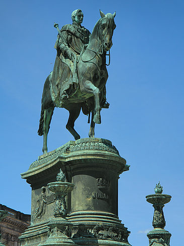 Fotos König-Johann-Statue