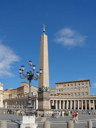 Fotos Obelisk mit dem Apostolischen Palast | 