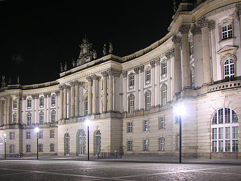 Foto Alte Bibliothek am Bebelplatz bei Nacht - Berlin