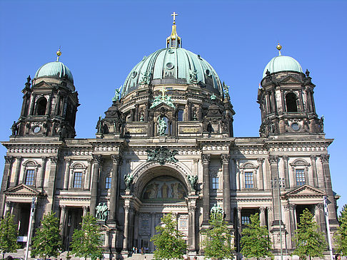 Berliner Dom mit Lustgarten Fotos