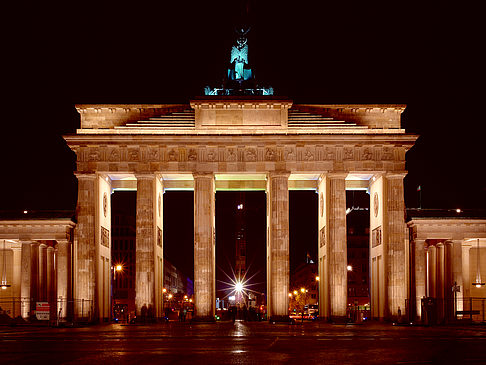 Brandenburger Tor - Blick nach Osten Fotos