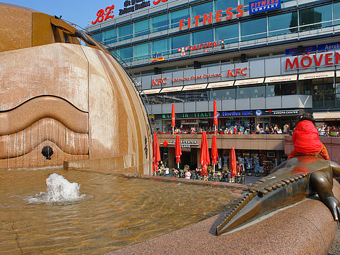 Foto Weltkugelbrunnen