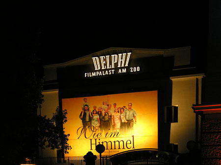 Filmpalast Delphi bei Nacht Fotos