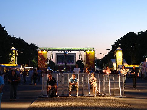 Fanfest bei Nacht Foto 