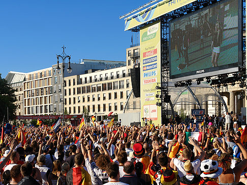 Fotos Bühne auf dem Fanfest | Berlin