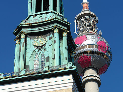 Fernsehturm und Marienkirche Fotos