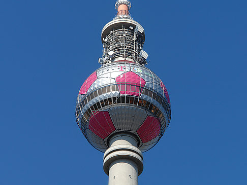 Fernsehturm Nahaufnahme Foto 