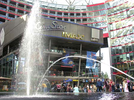 Fotos Sony Center - Brunnen