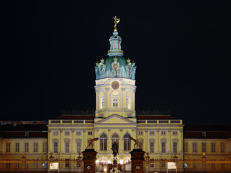 Eingang zum Schloss Charlottenburg Foto 