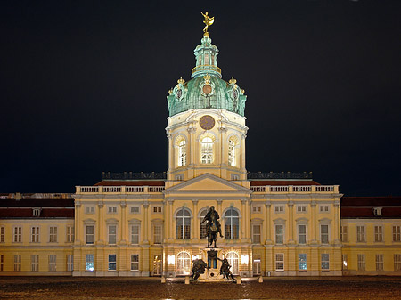 Fotos Schloss Charlottenburg bei Nacht | Berlin