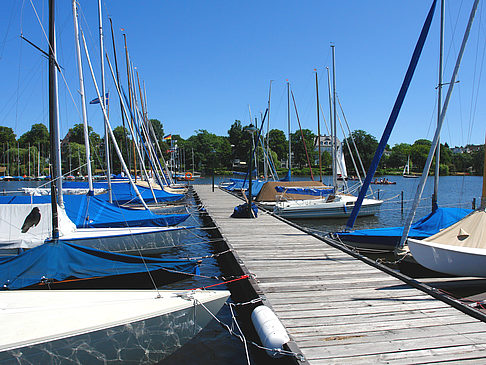 Bootsverleih und Hafen auf der Außenalster Foto 