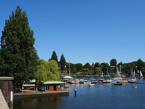 Bootsverleih und Hafen auf der Außenalster Foto 