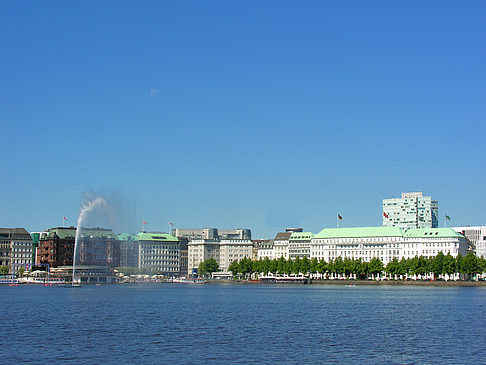 Fotos Fontäne auf der Binnenalster | Hamburg