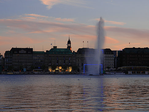 Foto Fontäne auf der Binnenalster - Hamburg