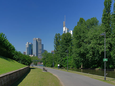 Foto Commerzbank neben Eurotower - Frankfurt am Main