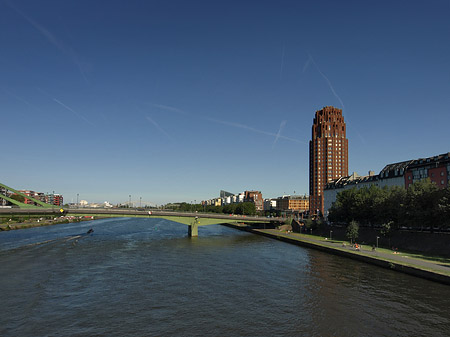 Main Plaza mit Ufer