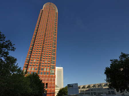 Messeturm mit Kastor Foto 