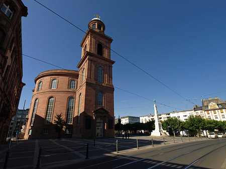 Foto Paulskirche mit Straße - Frankfurt am Main