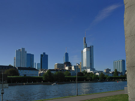 Foto Skyline von Frankfurt mit Obelisk - Frankfurt am Main