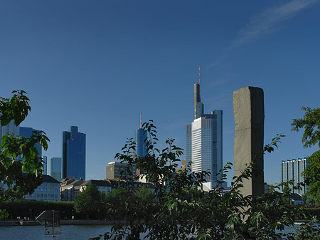 Fotos Skyline von Frankfurt mit Obelisk