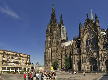 Foto Kölner Dom mit Domhotel