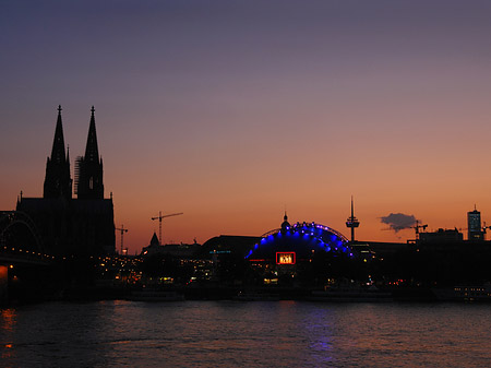 Fotos Kölner Dom neben Musical Dome | Köln