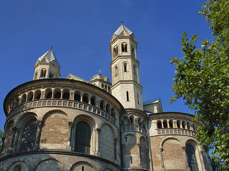 Seitentürme und Westturm der St Aposteln Foto 