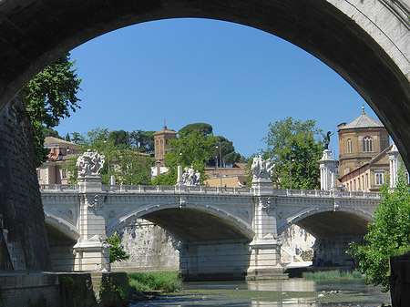 Unter der Brücke