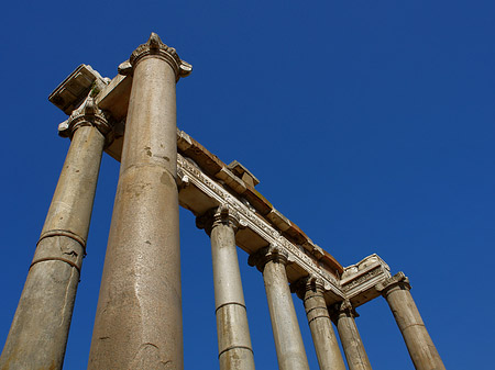 Foto Rostra mit blauem Himmel - Rom