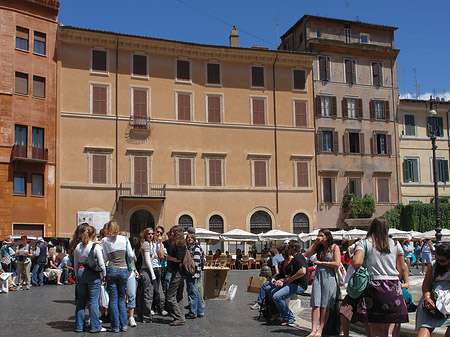 Foto Menschen auf der Piazza - Rom