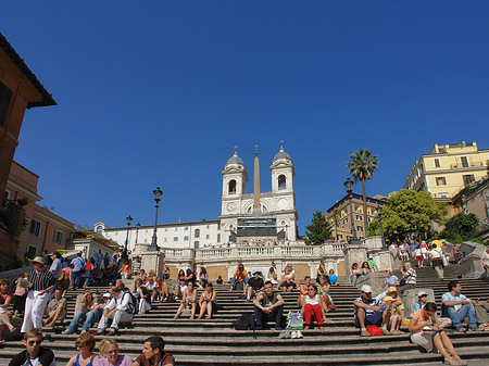 Treppe mit Kirche