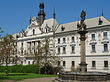 Denkmal vor der Stadthalle Fotos