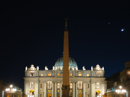 Fotos Petersdom mit Halbmond