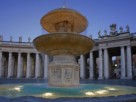 Fotos Brunnen auf dem Petersplatz