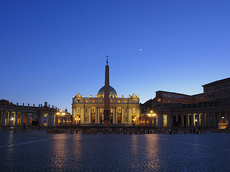 Petersplatz bei Nacht